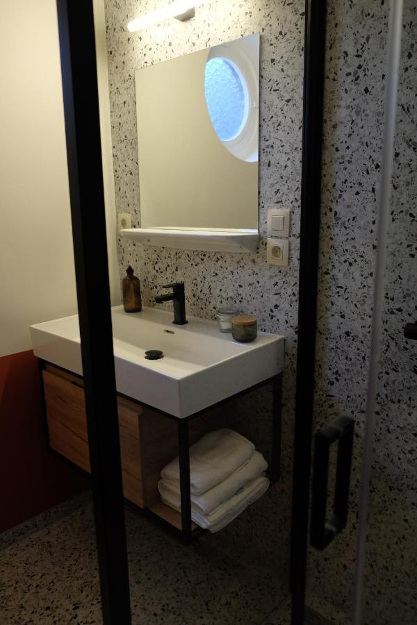 Interbellum Appartment @ Trainstation Mechelen Buitenkant foto